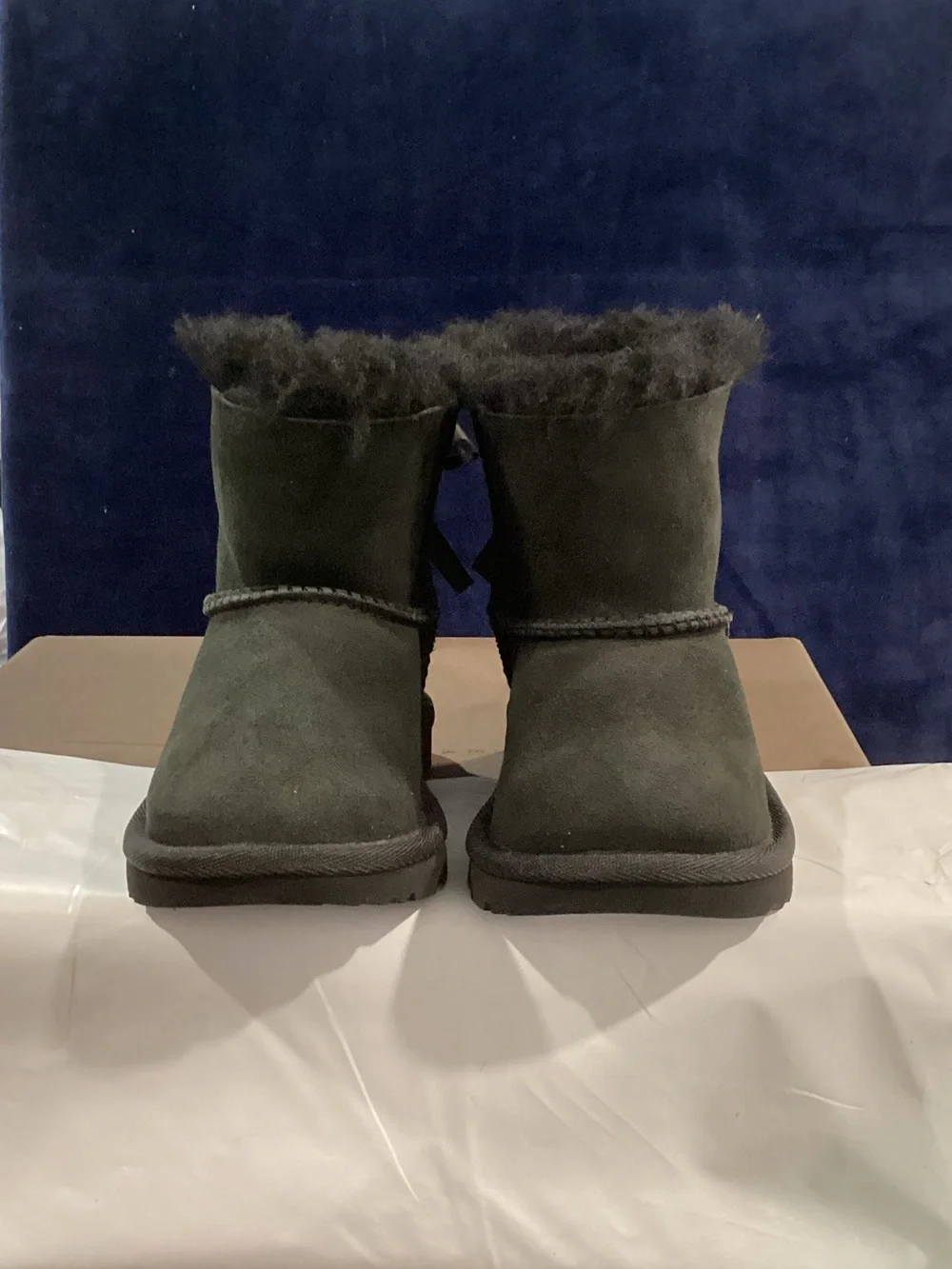 UGG Black Mini Bailey Bow Shearling Boots Kids Size 8 NWOB